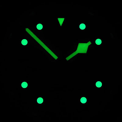 Men's watch new design vintage quartz waterproof sapphire - Watches & Accessories